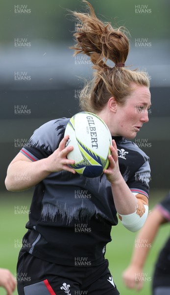 141022 - Wales Women Rugby Training Session - Wales’ Abbie Fleming during training ahead of the Women’s Rugby World Cup match against New Zealand