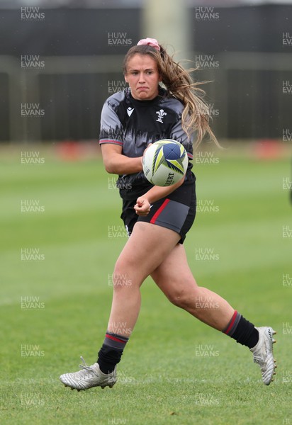 141022 - Wales Women Rugby Training Session - Wales’ Kayleigh Powell during training ahead of the Women’s Rugby World Cup match against New Zealand