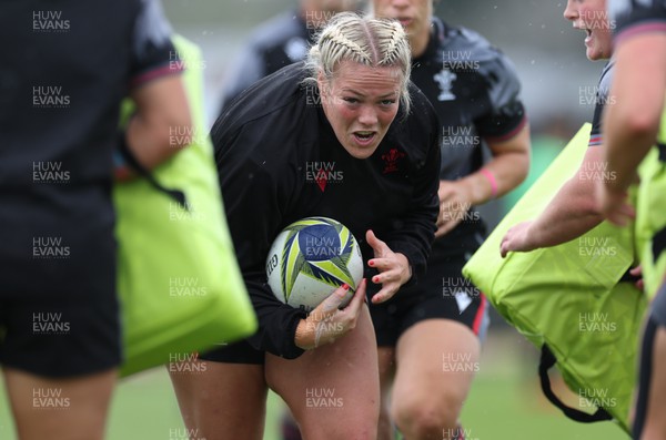 141022 - Wales Women Rugby Training Session - Wales’ Kelsey Jones during training ahead of the Women’s Rugby World Cup match against New Zealand