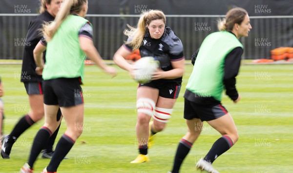 141022 - Wales Women Rugby Training Session - Wales’ Gwen Crabb during training ahead of the Women’s Rugby World Cup match against New Zealand
