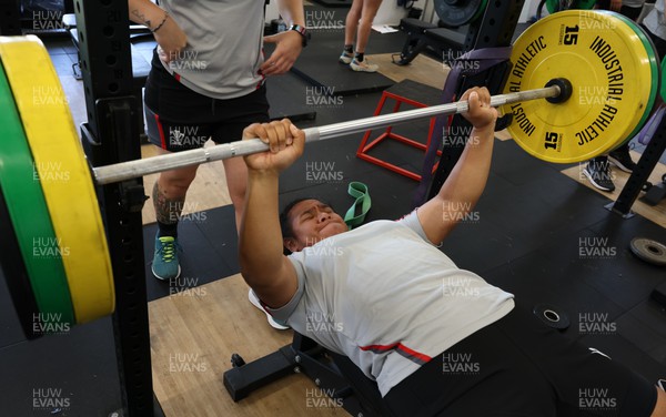 191022 - Wales Women Rugby Training Session - Wales’s Sisilia Tuipulotu goes through a gym session during training ahead of their Women’s Rugby World Cup match against Australia