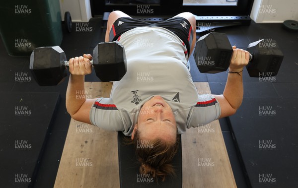 191022 - Wales Women Rugby Training Session - Wales’s Caryl Thomas during a gym session while training ahead of their Women’s Rugby World Cup match against Australia