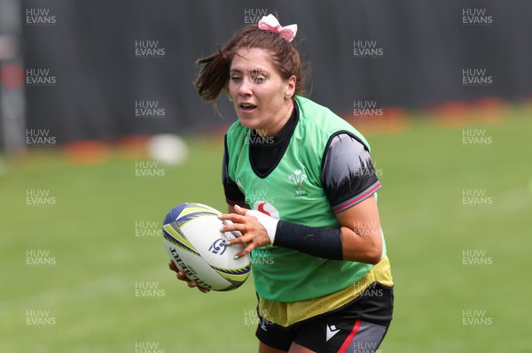 191022 - Wales Women Rugby Training Session - Wales’s Georgia Evans breaks during training ahead of their Women’s Rugby World Cup match against Australia