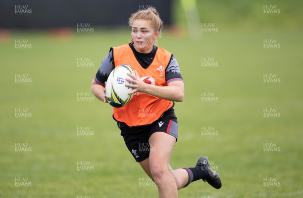 191022 - Wales Women Rugby Training Session - Wales’s Niamh Terry during training ahead of their Women’s Rugby World Cup match against Australia
