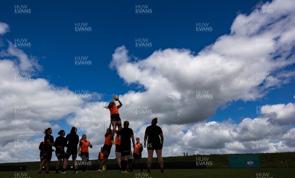 201022 - Wales Women Rugby Training Session - The Wales squad run through lineout drills during training ahead of their Women’s Rugby World Cup match against Australia