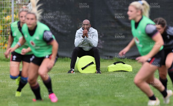 251022 - Wales Women Rugby Training Session - WRU Performance Director Nigel Walker looks on during training ahead of the Women’s Rugby World Cup Quarter Final against New Zealand