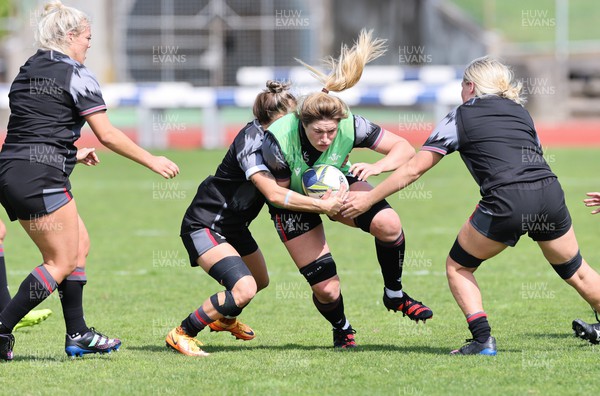 270922 - Wales Women Rugby Training Session - Wales’ Gwen Crabb during training ahead of the start of the Women’s Rugby World Cup