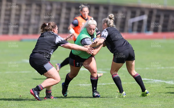 270922 - Wales Women Rugby Training Session - Wales’ Kelsey Jones during training ahead of the start of the Women’s Rugby World Cup