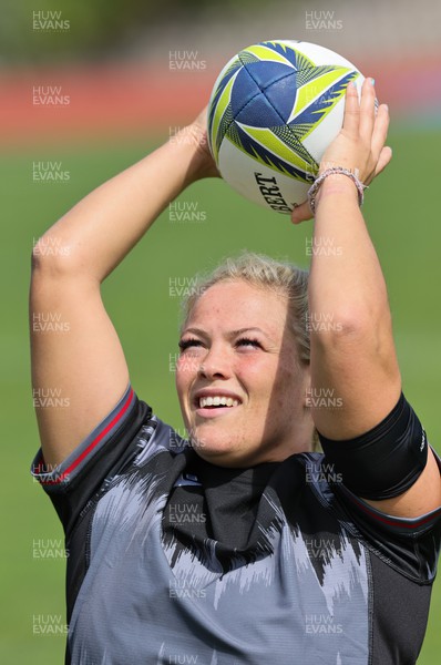 270922 - Wales Women Rugby Training Session - Wales’ Kelsey Jones during training ahead of the start of the Women’s Rugby World Cup