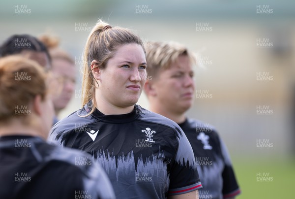 271022 - Wales Women Rugby Training Session - Gwen Crabb of Wales during a training session ahead of the Women’s Rugby World Cup Quarter Final against New Zealand