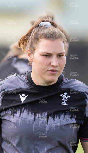 271022 - Wales Women Rugby Training Session - Gwenllian Pyrs of Wales during a training session ahead of the Women’s Rugby World Cup Quarter Final against New Zealand