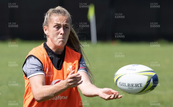 271022 - Wales Women Rugby Training Session - Hannah Jones of Wales during a training session ahead of the Women’s Rugby World Cup Quarter Final against New Zealand