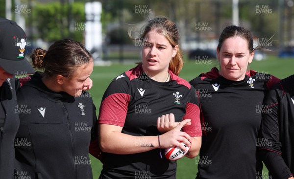 201023 - Walkthrough Session - Bethan Lewis speaks to her Wales team mates during a walkthrough ahead of their first WXV1 match against Canada
