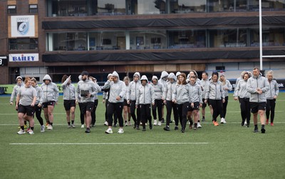 240323 - Wales Woman Rugby - The Wales Women’s team at Cardiff Arms Park during Captains Walkthrough and kicking practice ahead of the opening Women’s 6 Nations match against Ireland