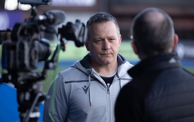 240323 - Wales Woman Rugby - Assistant coach Shaun Connor speaks to media during Captains Walkthrough and kicking practice ahead of the opening Women’s 6 Nations match against Ireland