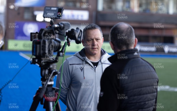 240323 - Wales Woman Rugby - Assistant coach Shaun Connor speaks to media during Captains Walkthrough and kicking practice ahead of the opening Women’s 6 Nations match against Ireland