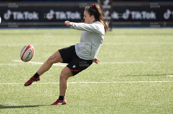 240323 - Wales Woman Rugby - Ffion Lewis during Captains Walkthrough and kicking practice ahead of the opening Women’s 6 Nations match against Ireland
