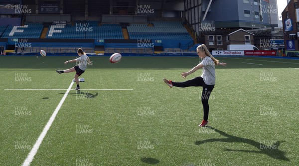 240323 - Wales Woman Rugby - Robyn Wilkins and Hannah Jones during Captains Walkthrough and kicking practice ahead of the opening Women’s 6 Nations match against Ireland