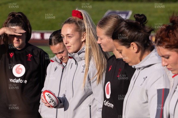 290923 - Wales Women Rugby Walkthrough and Kickers Session - Captain Hannah Jones speaks to the Wales Women team during a walkthrough ahead of their match against USA