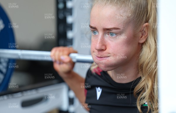 190424 - Wales Women Rugby Weights session - Catherine Richards during a weights and gym session ahead of Wales’ Guinness 6 Nations match against France
