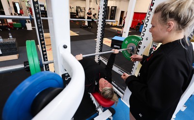 230424 - Wales Women Rugby Weights Session - Kelsey Jones and Alex Callender during a weights session ahead of Wales’ Guinness Women’s 6 Nations match against Italy