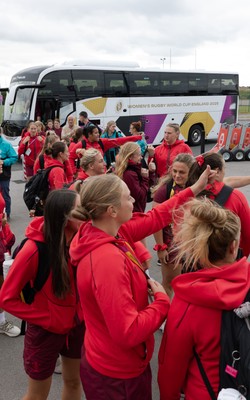 220825 - Wales Women Rugby World Cup Captain’s Run - The Wales squad arrive for  Captain’s Run ahead of their first Women’s Rugby World Cup match against Scotland at the Salford Community Stadium