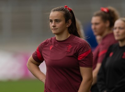 220825 - Wales Women Rugby World Cup Captain’s Run - Branwen Metcalfe during Captain’s Run ahead of their first Women’s Rugby World Cup match against Scotland at the Salford Community Stadium