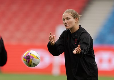 220825 - Wales Women Rugby World Cup Captain’s Run - Carys Cox during Captain’s Run ahead of Wales’ first Women’s Rugby World Cup match against Scotland at the Salford Community Stadium