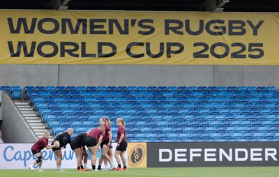 220825 - Wales Women Rugby World Cup Captain’s Run - The Wales team during Captain’s Run ahead of Wales’ first Women’s Rugby World Cup match against Scotland at the Salford Community Stadium