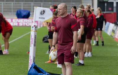 220825 - Wales Women Rugby World Cup Captain’s Run - Jamie Cox during Captain’s Run ahead of their first Women’s Rugby World Cup match against Scotland at the Salford Community Stadium