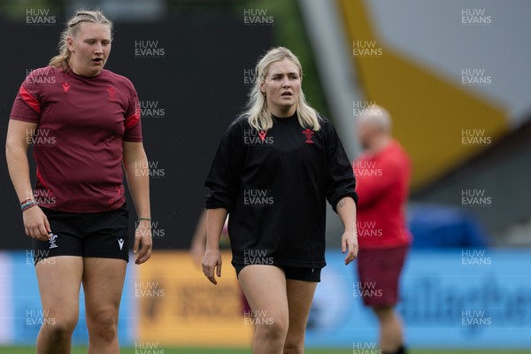220825 - Wales Women Rugby World Cup Captain’s Run - Alex Callender during Captain’s Run ahead of their first Women’s Rugby World Cup match against Scotland at the Salford Community Stadium