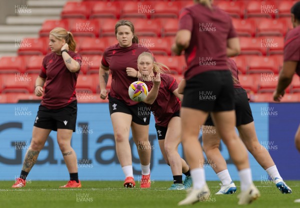 220825 - Wales Women Rugby World Cup Captain’s Run - Wales’ Seren Lockwood during Captain’s Run ahead of their first Women’s Rugby World Cup match against Scotland at the Salford Community Stadium
