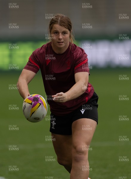 220825 - Wales Women Rugby World Cup Captain’s Run - Kate Williams during Captain’s Run ahead of Wales’ first Women’s Rugby World Cup match against Scotland at the Salford Community Stadium