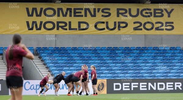 220825 - Wales Women Rugby World Cup Captain’s Run - The Wales team during Captain’s Run ahead of Wales’ first Women’s Rugby World Cup match against Scotland at the Salford Community Stadium