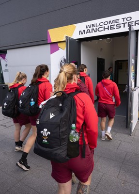 290825 - Wales Women Rugby World Cup Captain’s Run - The Wales squad arrive at the Salford Community Stadium for Captain’s Run ahead of the Rugby World Cup match against Canada