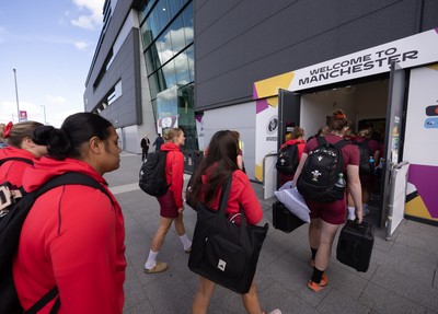 290825 - Wales Women Rugby World Cup Captain’s Run - The Wales squad arrive at the Salford Community Stadium for Captain’s Run ahead of the Rugby World Cup match against Canada