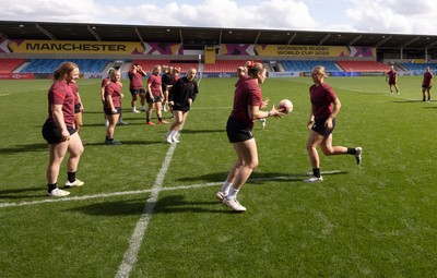 290825 - Wales Women Rugby World Cup Captain’s Run - The Wales squad during Captain’s Run ahead of the Rugby World Cup match against Canada