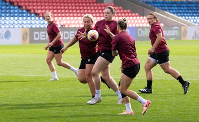290825 - Wales Women Rugby World Cup Captain’s Run - Gwen Crabb of Wales during Captain’s Run ahead of the Rugby World Cup match against Canada