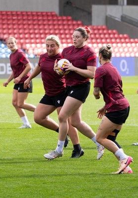 290825 - Wales Women Rugby World Cup Captain’s Run - Gwen Crabb of Wales during Captain’s Run ahead of the Rugby World Cup match against Canada