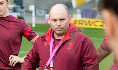 290825 - Wales Women Rugby World Cup Captain’s Run - Sean Lynn, Wales Women head coach during Captain’s Run ahead of the Rugby World Cup match against Canada
