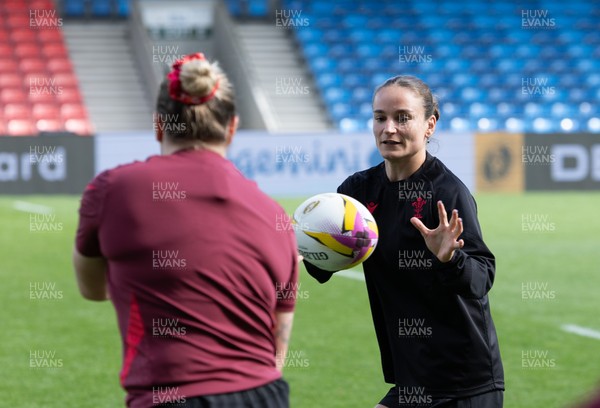 290825 - Wales Women Rugby World Cup Captain’s Run - Jasmine Joyce-Butchers of Wales during Captain’s Run ahead of the Rugby World Cup match against Canada