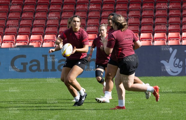 290825 - Wales Women Rugby World Cup Captain’s Run - Bryonie King of Wales during Captain’s Run ahead of the Rugby World Cup match against Canada