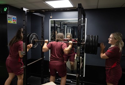 020925 - Wales Women Gym Session - Maisie Davies with Bryonie King and Alex Callender during a gym training session ahead of their final Women’s Rugby World Cup match against Fiji