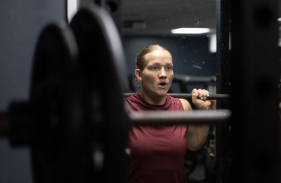 020925 - Wales Women Gym Session - Carys Cox during a gym training session ahead of their final Women’s Rugby World Cup match against Fiji