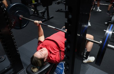 180825 - Wales Women Gym Session - Gwen Crabb during a Wales Women weights session ahead of their first Women’s Rugby World Cup match against Scotland