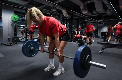 180825 - Wales Women Gym Session - Kelsey Jones during a Wales Women weights session ahead of their first Women’s Rugby World Cup match against Scotland