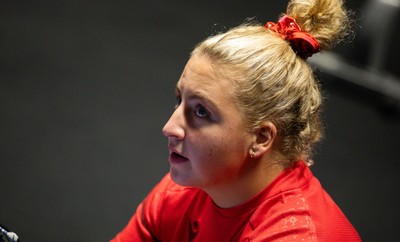 180825 - Wales Women Gym Session - Molly Reardon during a Wales Women weights session ahead of their first Women’s Rugby World Cup match against Scotland