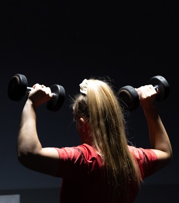 180825 - Wales Women Gym Session - Hannah Dallavalle during a Wales Women weights session ahead of their first Women’s Rugby World Cup match against Scotland