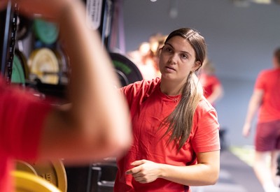 180825 - Wales Women Gym Session - Bryonie King during a Wales Women weights session ahead of their first Women’s Rugby World Cup match against Scotland