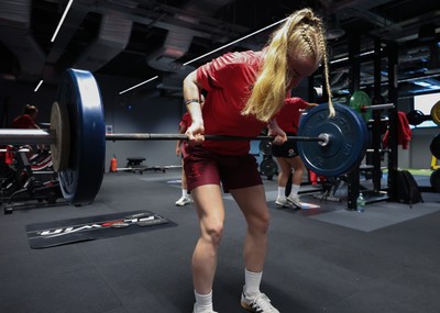180825 - Wales Women Gym Session - Cath Richards during a Wales Women weights session ahead of their first Women’s Rugby World Cup match against Scotland